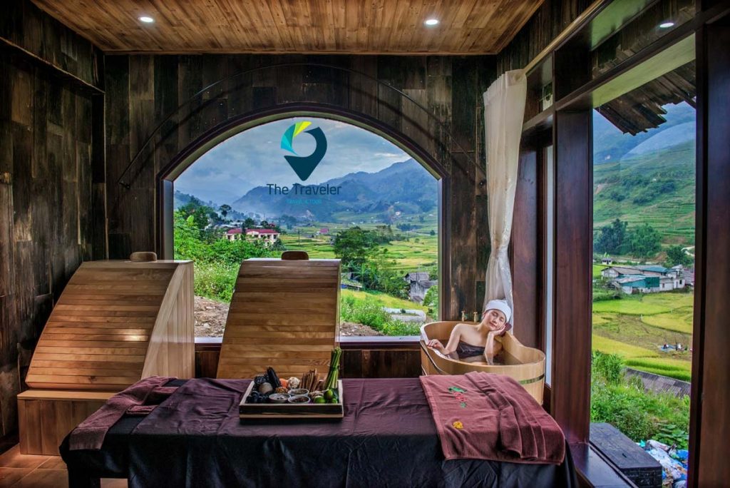 Tắm lá thuốc Dao đỏ ở bản Tả Phìn Sapa
